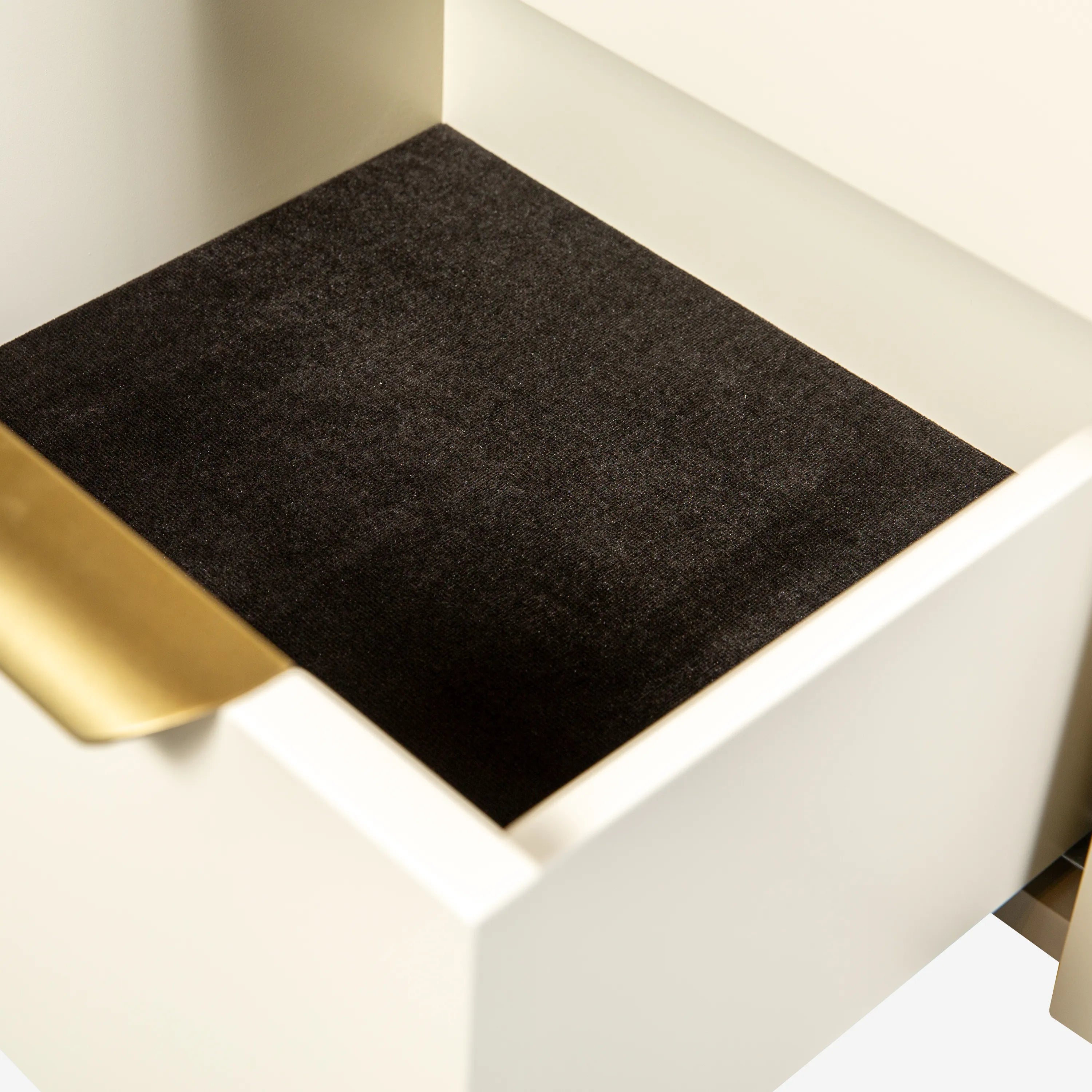 Riva Commode